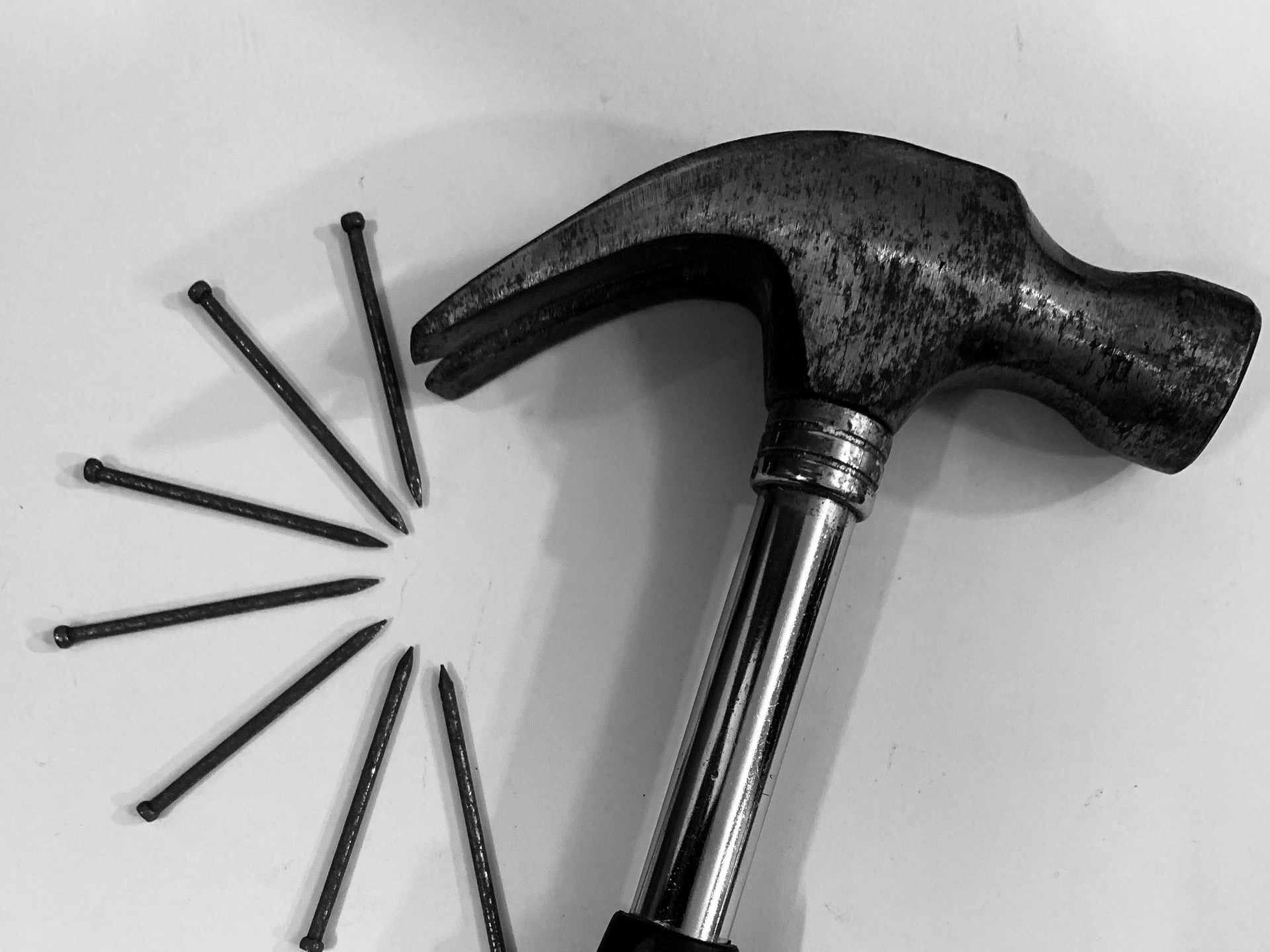 Hammer oder Nagel -Wie digitale Tools den Sales Prozess definieren